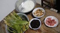 梅干菜肉粽的做法步骤1