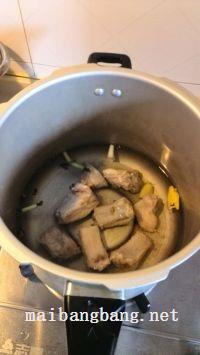 焦皮糖醋排骨的做法步骤2