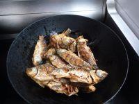 酥鲫鱼的做法步骤10