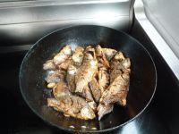 酥鲫鱼的做法步骤16